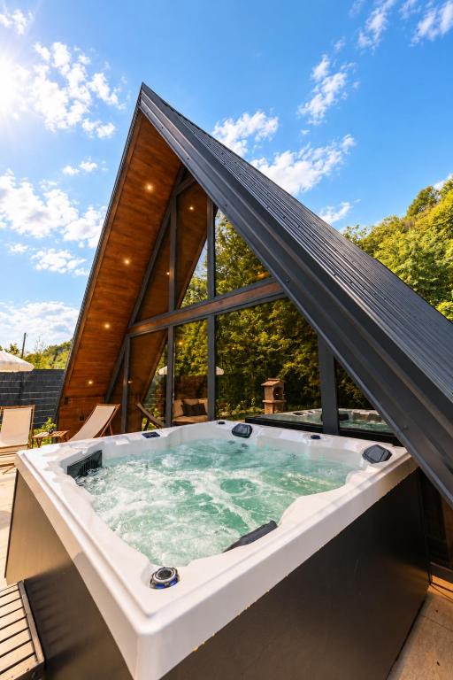 Jacuzzi